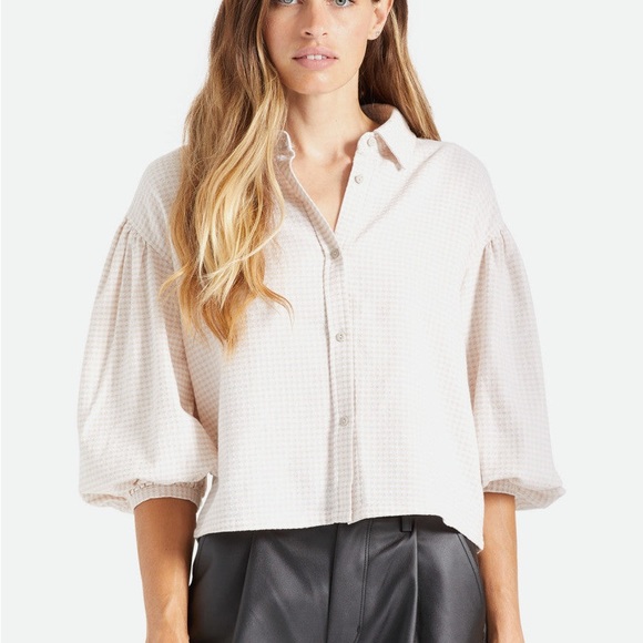 *SOLD* Brixton half sleeved button up - Picture 3 of 3